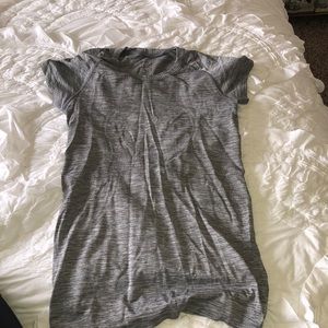 Swiftly tech short sleeve size 6 gray color